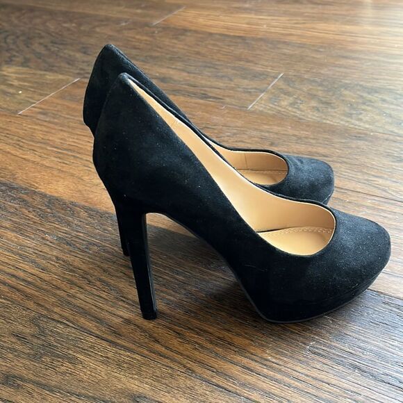 BEBE like new Black faux suede black heels - Picture 5 of 12